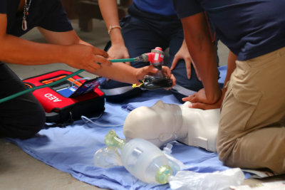 rescue and cpr training to first aid and life guard